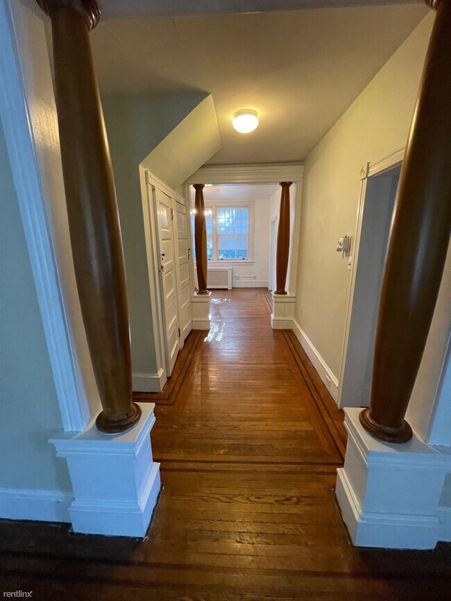 1 br, 1 bath Triplex 67 Owen Avenue 1 Condo for Rent in Lansdowne