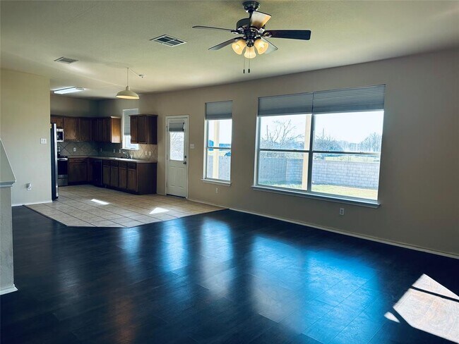 Building Photo - 1328 Kenneys Way