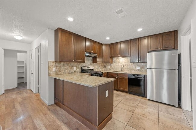 Building Photo - 303 Irma Dr