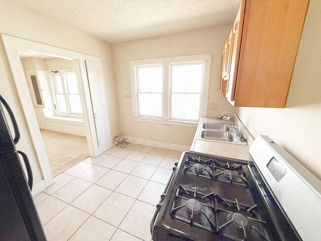 Foto del edificio - 4921 E 85th St