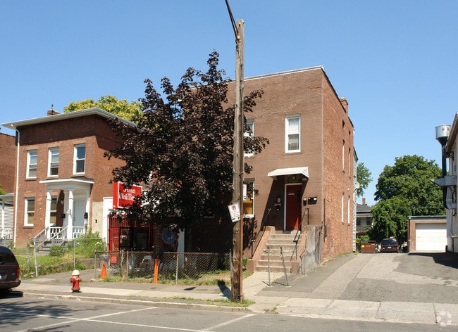 Foto del edificio - 592-594 Zion St
