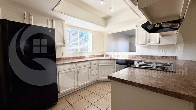 Building Photo - 6212 W Tierra Buena Ln