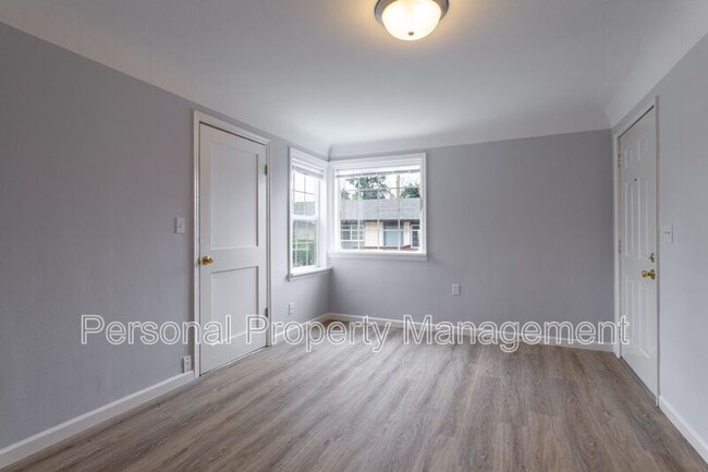 Building Photo - 1337 Z St