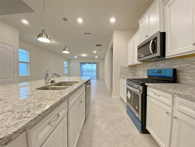 Foto del edificio - 7360 Oakmoss Loop