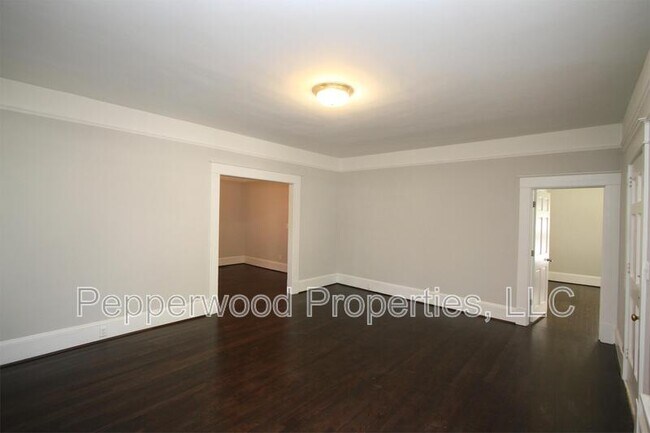 Building Photo - 550 Cecil Ct