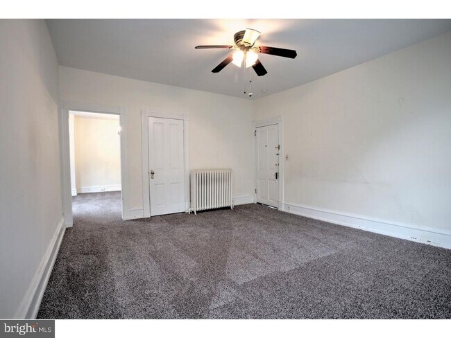 Foto del edificio - 2423 FAIRVIEW Ave
