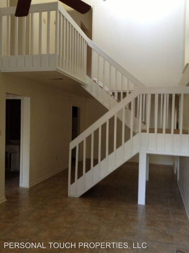Foto principal - 8262 Governor Dr
