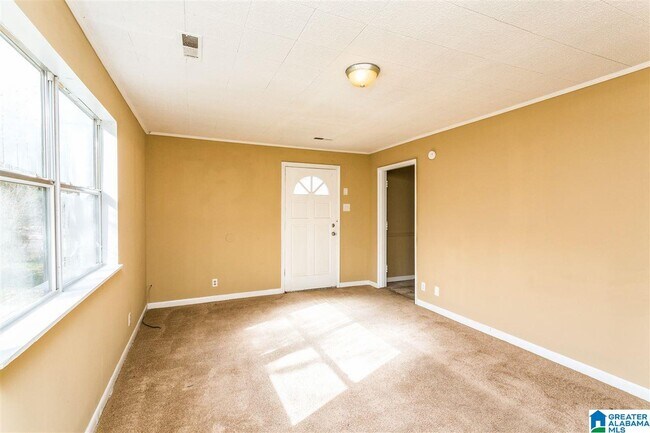 Building Photo - 261 Mccormick Ave