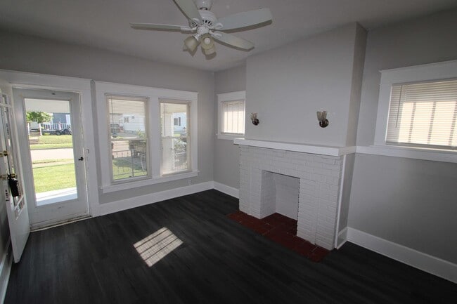 Building Photo - Quaint 2 Bed 1 Bath in Franklin