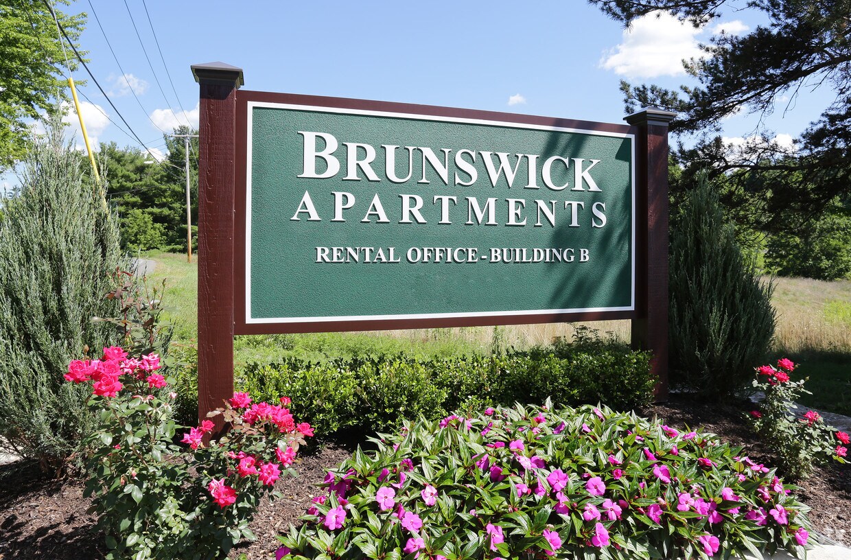 Brunswick Apartments 100 McChesney Ave Troy, NY Apartments for Rent