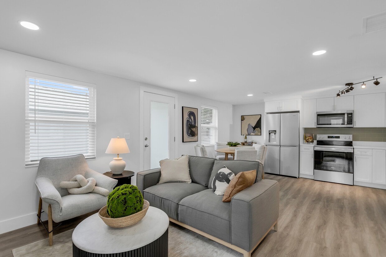 Foto principal - 6805 S Juanita St