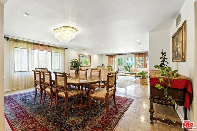 Foto del edificio - 1310 S Roxbury Dr