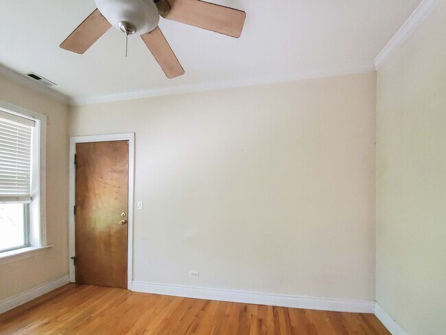 Foto del edificio - 1212 W Waveland Ave