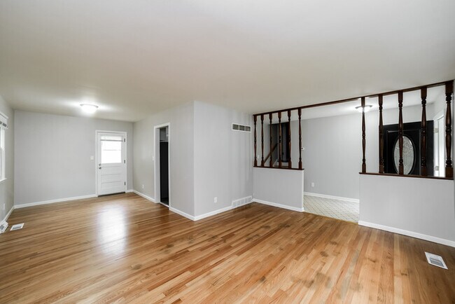 Building Photo - 4511 S Willis Ave