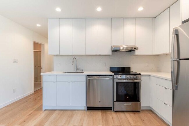 Building Photo - 2 bedroom in San Francisco CA 94118