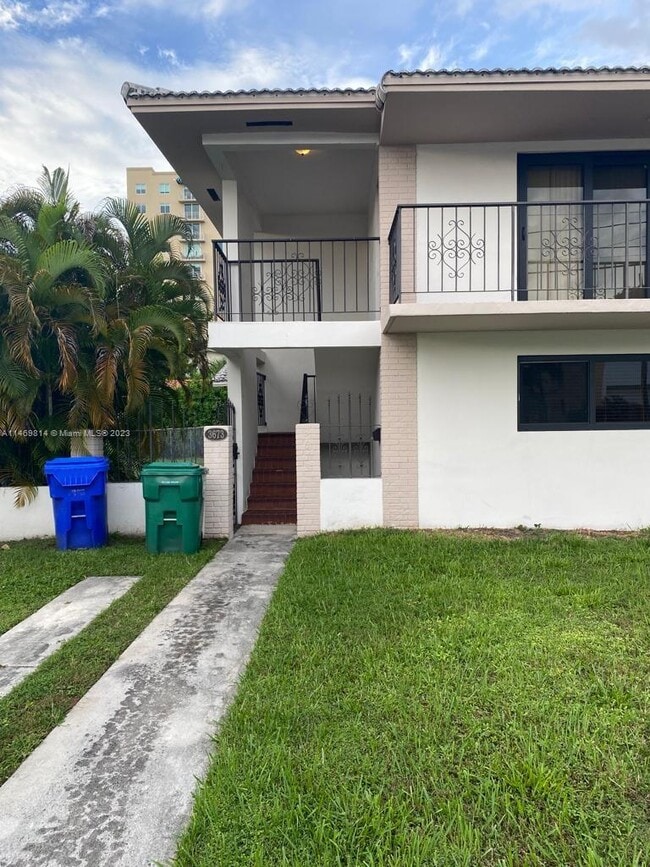 3673 SW 12th St Unit 2nd Floor, Miami, FL 33135 Room for Rent in Miami, FL