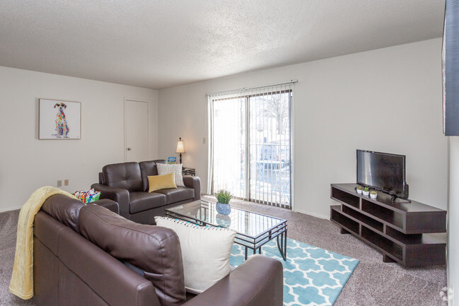 The Overlook - Living Room - Eagles Pointe Apartments