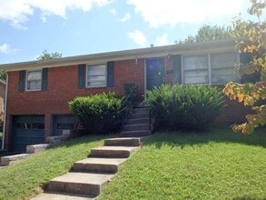Building Photo - 2350 Heather Way