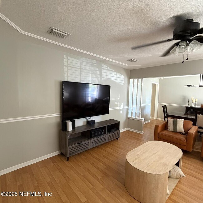 Foto del edificio - 3671 Red Oak Cir W