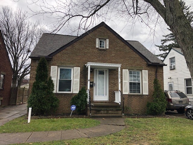 Primary Photo - 4639 W 150th St