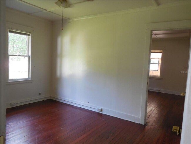 Building Photo - 216 Alma St