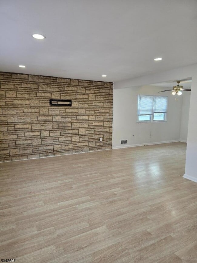 Building Photo - 67 Lindsley Ave