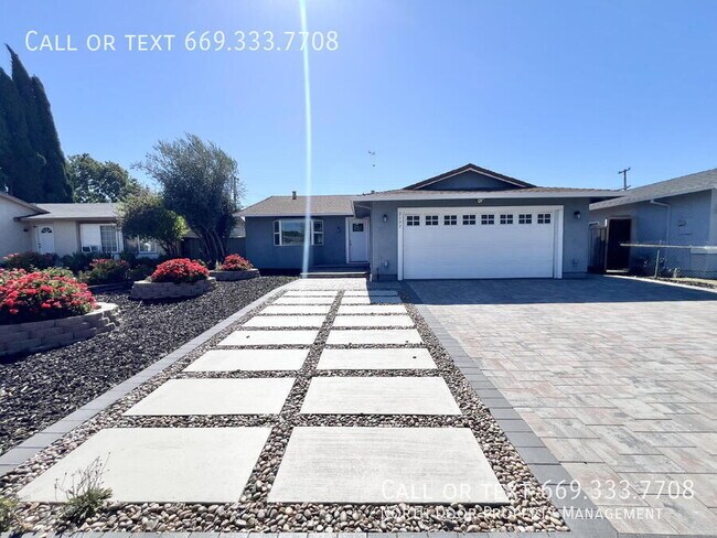 Building Photo - 3197 Bourgeois Way