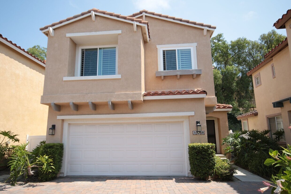 Foto principal - Gated 3BR/2.5BA in Luxury Community
