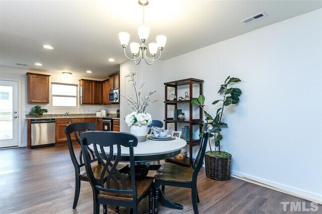 Foto del edificio - 3288 Ivy Wood Ln