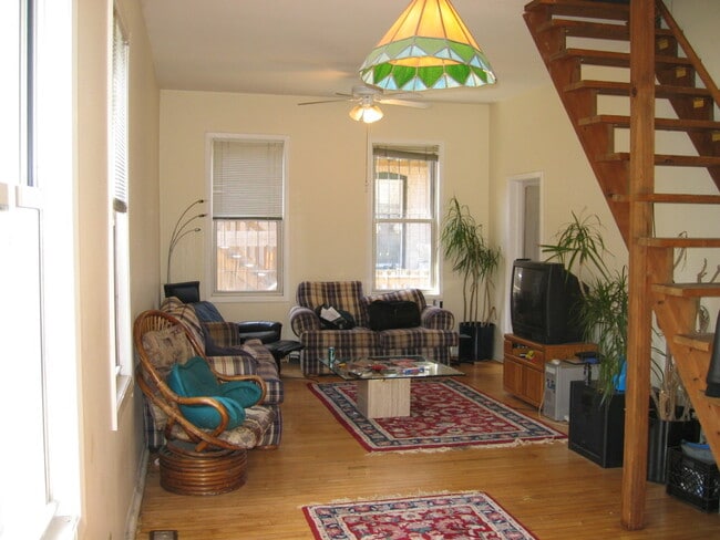 Building Photo - 1639 N Claremont Ave