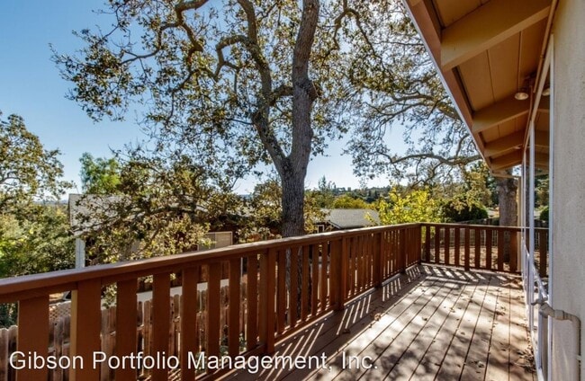 Building Photo - 4 br, 2.5 bath House - 743 Upland Road