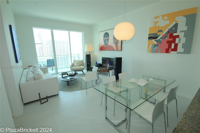 Foto del edificio - 950 Brickell Bay Dr