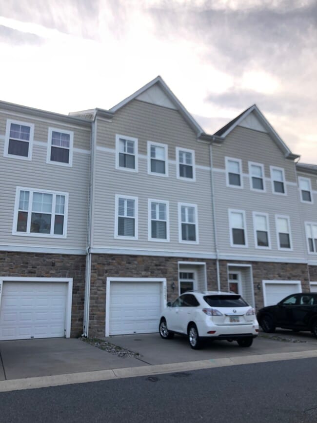 Building Photo - 23545 Devonshire Rd