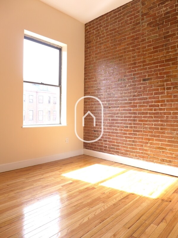 Foto del edificio - 664 Massachusetts Ave
