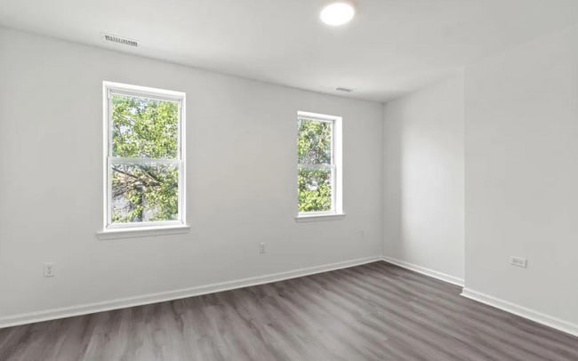Building Photo - 4149 Lancaster Ave