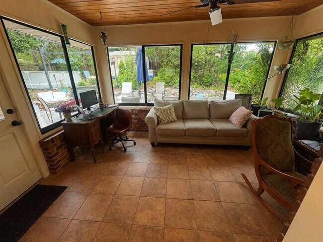 Foto del edificio - 308 N Salisbury Ave