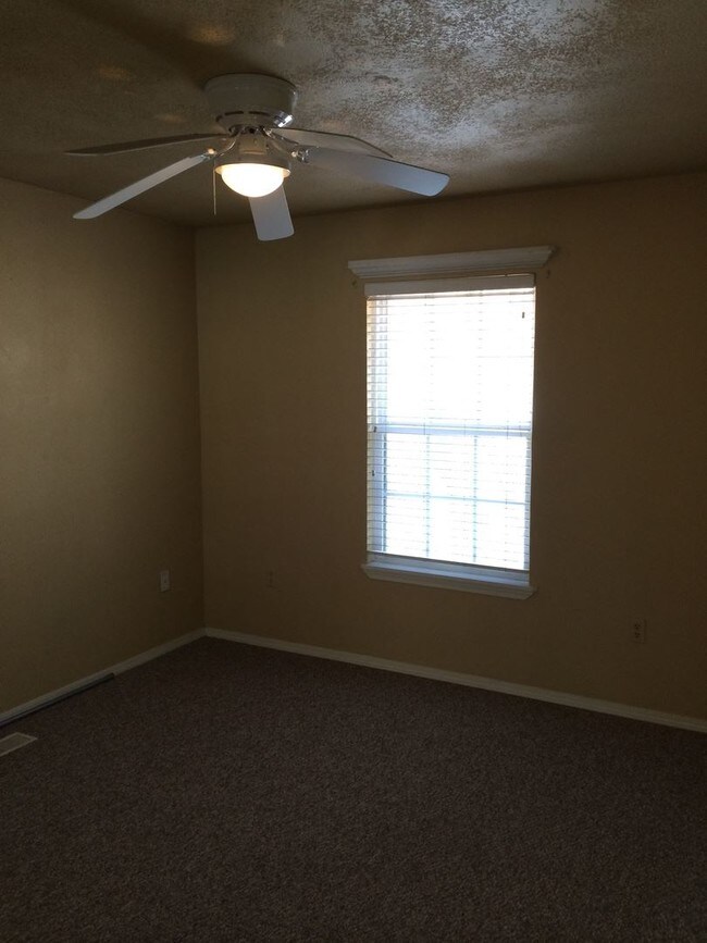 3 Br 2 5 Bath House 356 S University Ave For In Building Photo 3 Br 2 5 Bath House 356 S University Ave