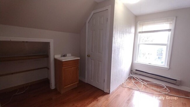 Building Photo - 41 Trull St