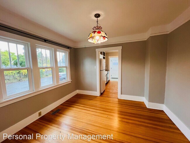Building Photo - 2 br, 1 bath House - 3100 H St