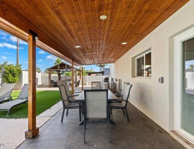 Foto del edificio - 6513 N 86th Pl