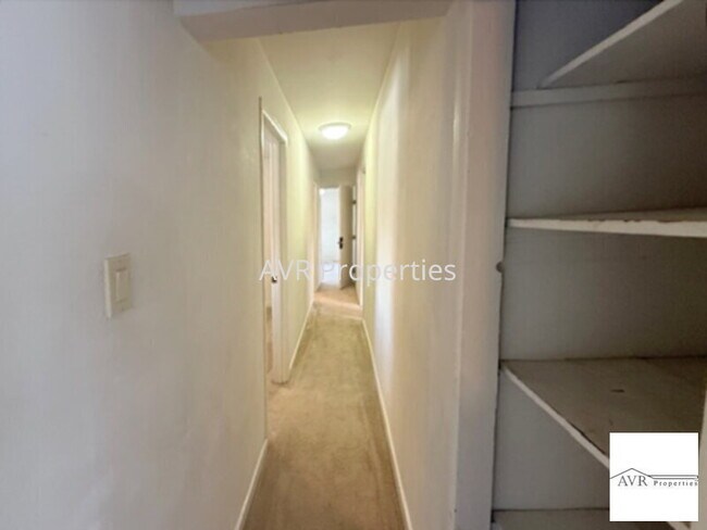 Foto del edificio - Detached home near Library