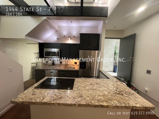 Building Photo - Condo in Downtown San Diego