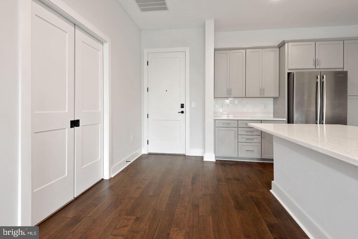 44691 Wellfleet Dr Unit 308, Ashburn, VA 20147 Room for Rent in