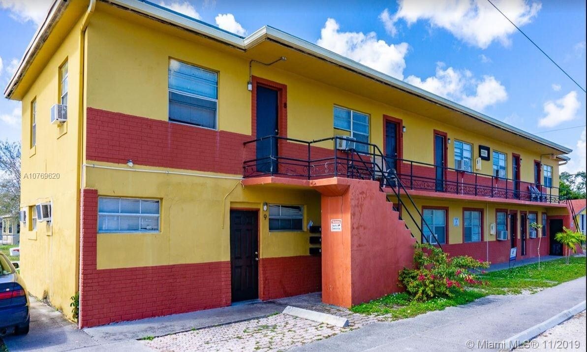 2201 Greene St Unit 7, Hollywood, FL 33020 Room for Rent in Hollywood