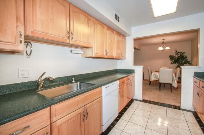 Foto del edificio - 3 bedroom in Foster City CA 94404