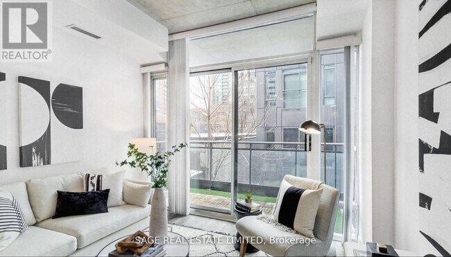 Photo du bâtiment - 127 Queen St E