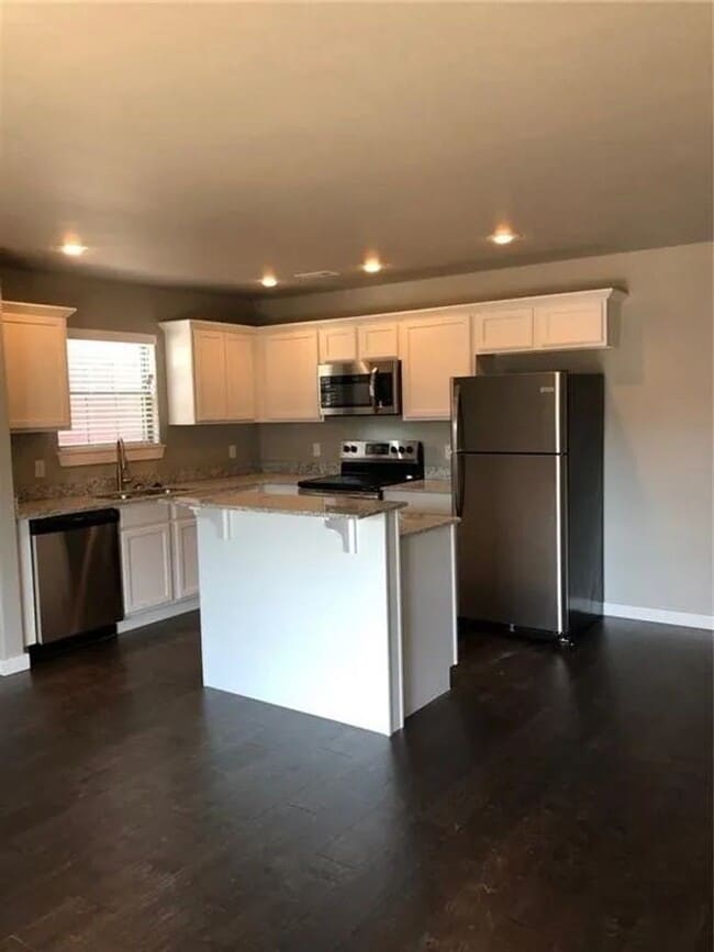 Building Photo - Beautiful Condo At Great Location!!!