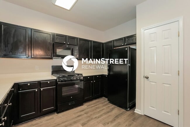 Foto del edificio - 3 Bedroom Pet-Friendly Home in Oakwood, GA...