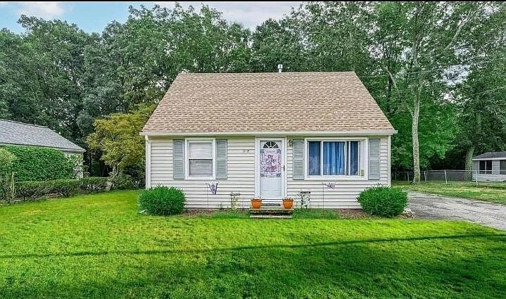 Primary Photo - 218 Sunset Ln