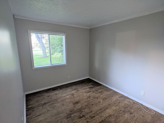 Photo - Spacious 3 bed 1 bath ranch style home.